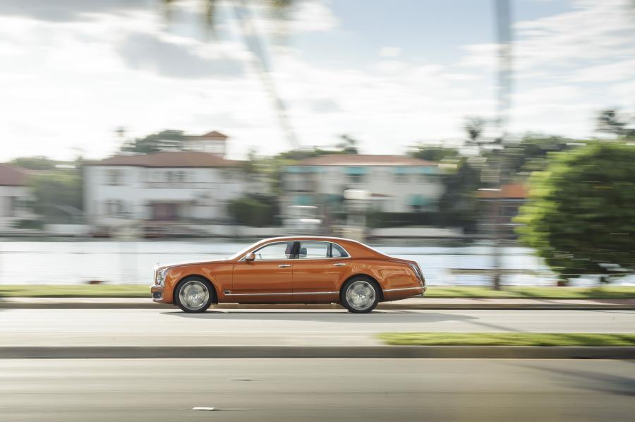  Bentley Mulsanne Speed 2015 года  (фото 6 из 117)